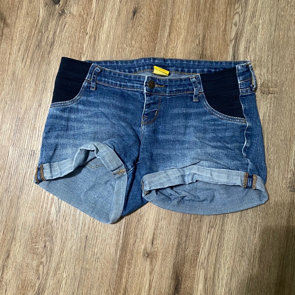 Maternity shorts